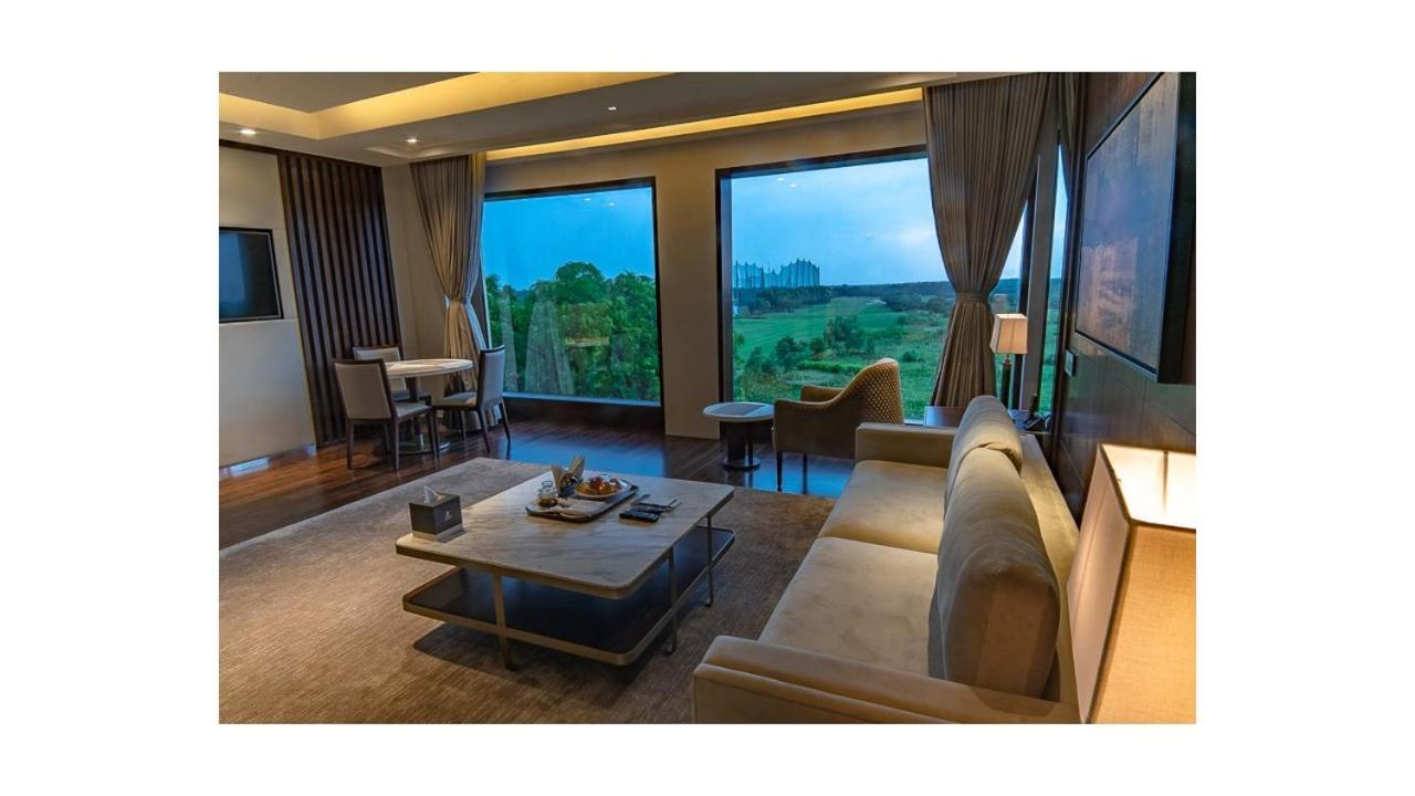 Belvedere Golf & Country Club Adalaj Exterior photo